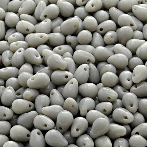 50ks České skleněné mačkané korálky kapky 4x6mm sytá šedá