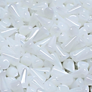 50ks České skleněné mačkané korálky trny 5x8mm bílý opál