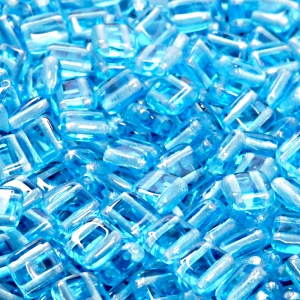 40ks České skleněné mačkané dvoudírkové korálky tila 6mm světlá akva